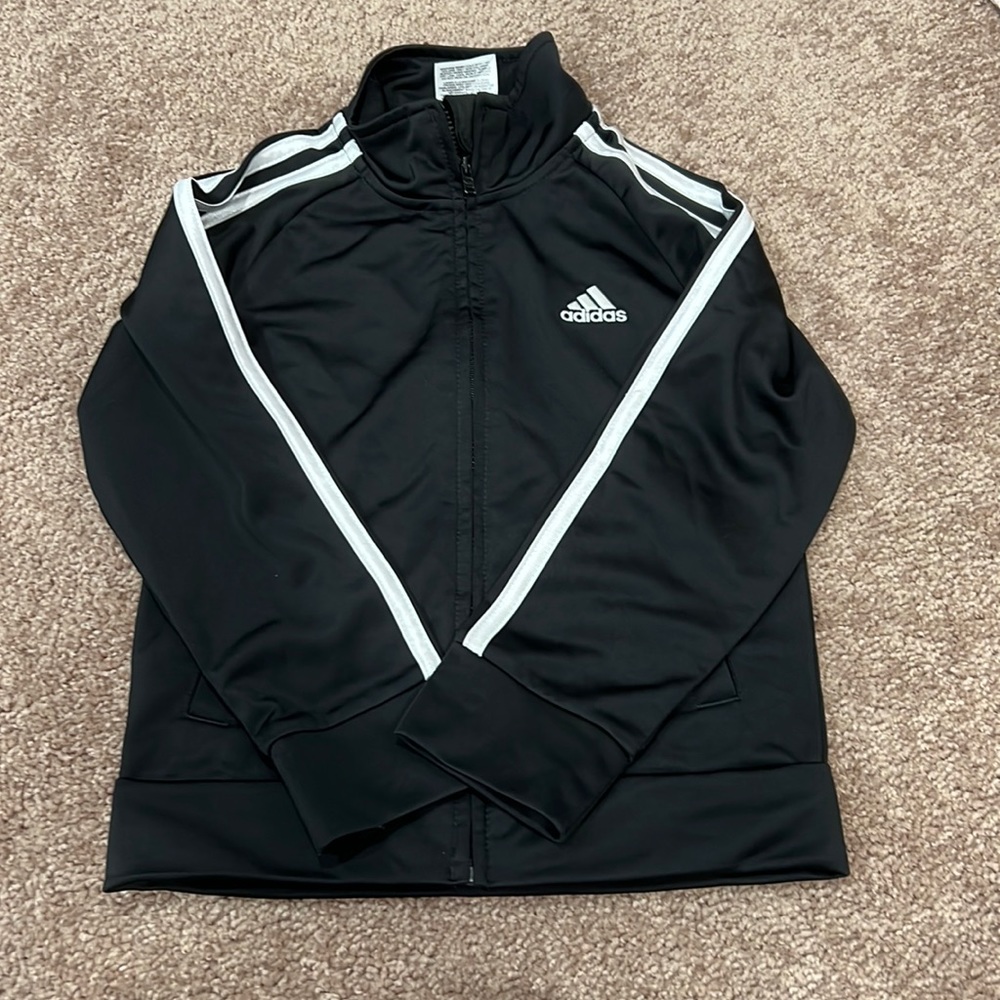 Adidas jacket for boys size 4! In good condition